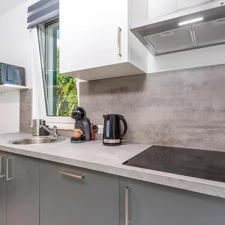 Divine * Baska (Krk)