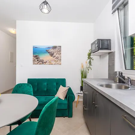 Divine * Baska (Krk)